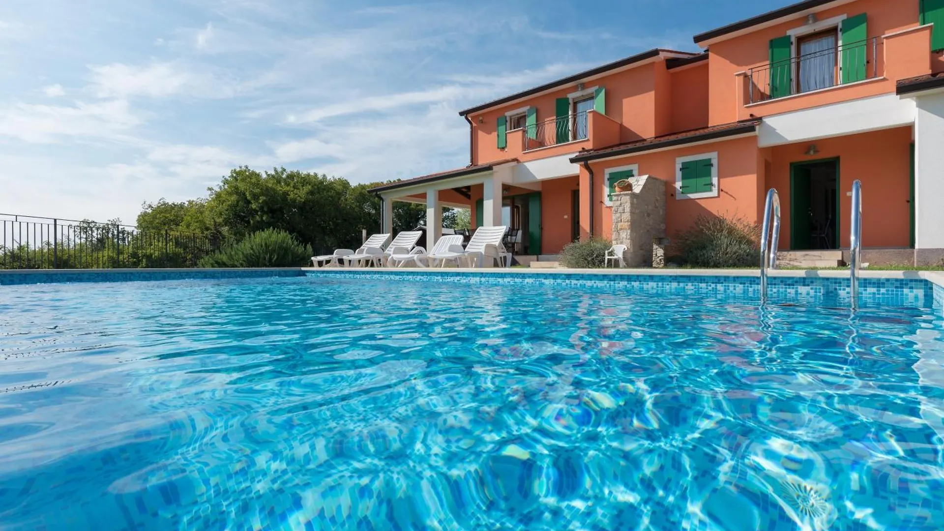 Modern Apartment In Ripenda Kras With Shared Pool